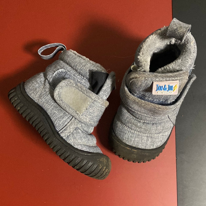 Jan Jul size 4 baby