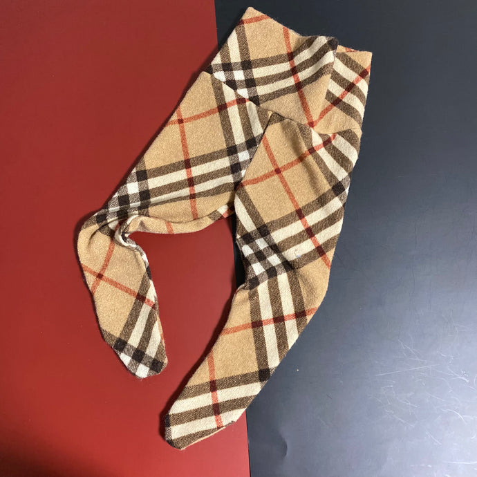 Footed tights 9-12m (one mark)