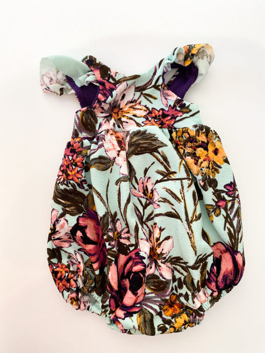 Sarah Cloth 6-12m ( very good condition)